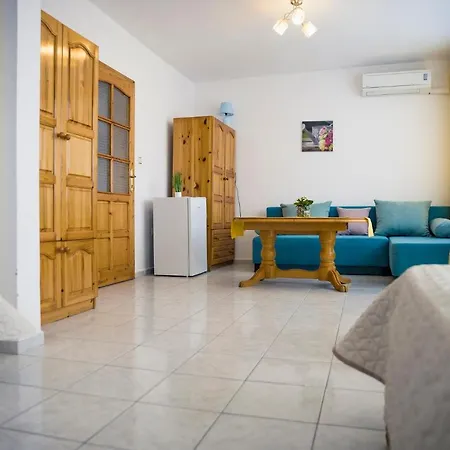 Panorama Chantall-izby,apartmany S Vyhladom Na 公寓 拉夫达