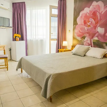 Panorama Chantall-izby,apartmany S Vyhladom Na 拉夫达