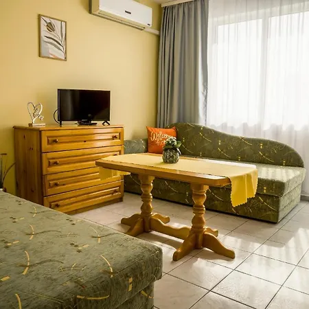 Panorama Chantall-izby,apartmány S Výhľadom Na *