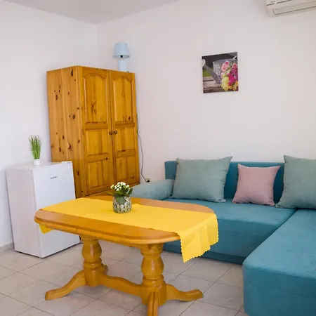 Panorama Chantall-izby,apartmany S Vyhladom Na Равда